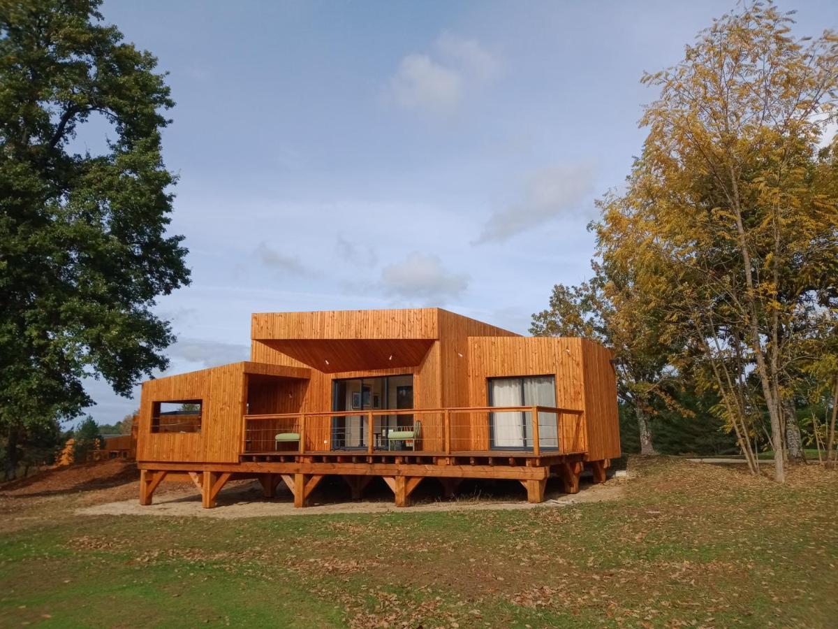 Les Lodges Du Golf De La Marterie Saint-Félix-de-Reillac-et-Mortemart Exterior foto